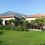 בית נופש Stoupa's Paradise Stoúpa