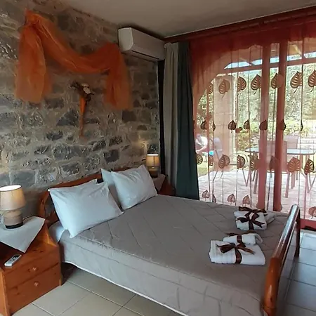 Stoupa's Paradise * Stoúpa