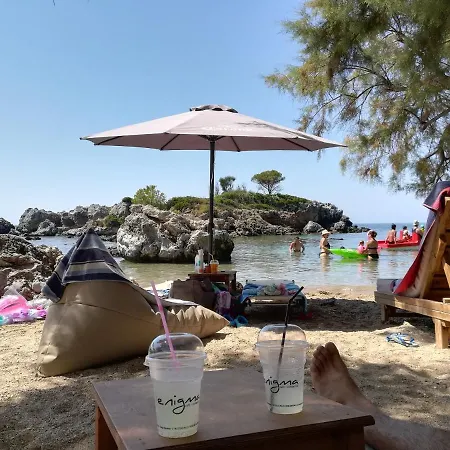 Stoupa's Paradise * Stoúpa